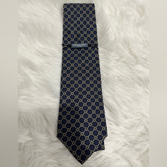 Christian Dior tie - Picture 1 of 3